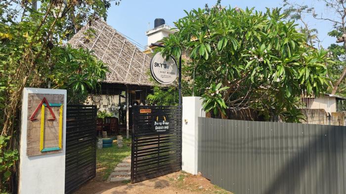 skys surf hostel