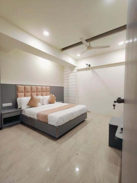 Hotel Orchid Inn,,3 star