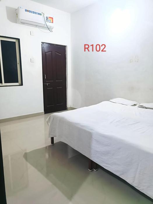 swami krupa guest house akkalkot