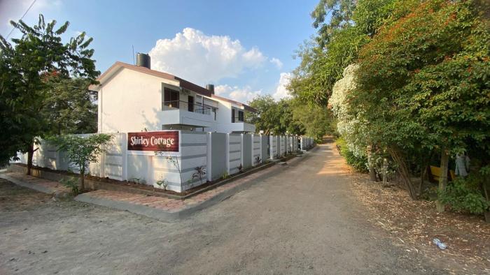 Shirley Cottage,,4 star