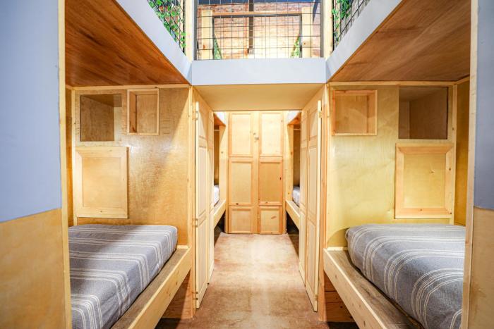 social stays first hostel on state street