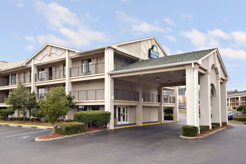 Days Inn & Suites By Wyndham Mobile,Tillmans Corner>>Mobile,2 star