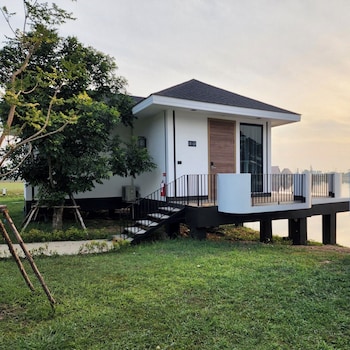 Pan Ville Resort,,3 star