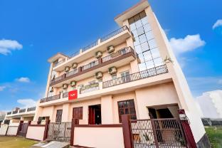 Play-Hotel Ishanvi Couple Friendly,,3 star