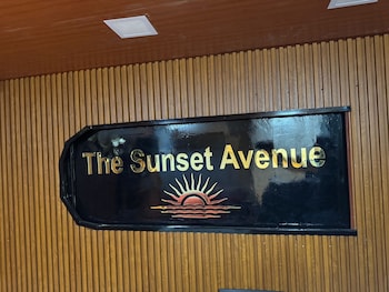 Via The Sunset Avenue,,3 star