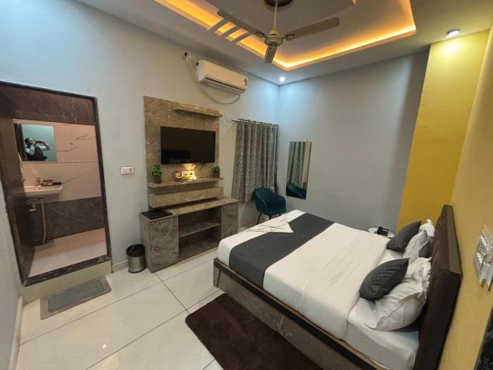 hotel jawahar ji pandya and restaurant