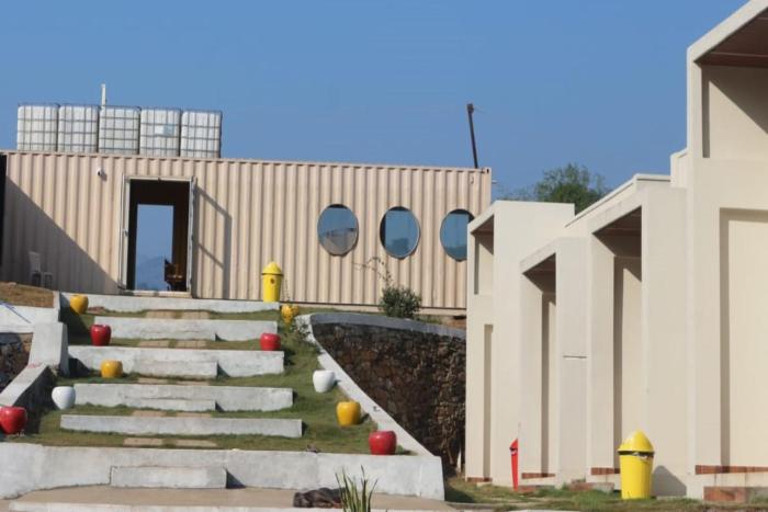 Mirror Hotels & Resorts,,0 star