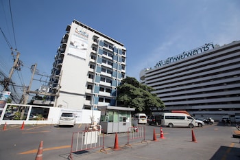 D-Haus Ngamwongwan Residence,,2 star