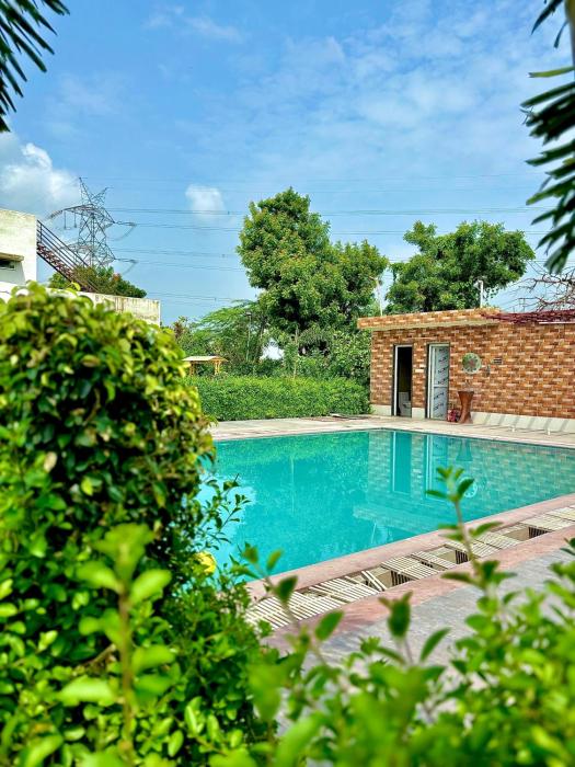 radha kunj resort