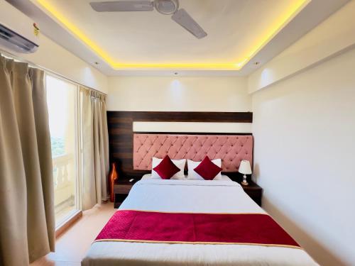 room-image