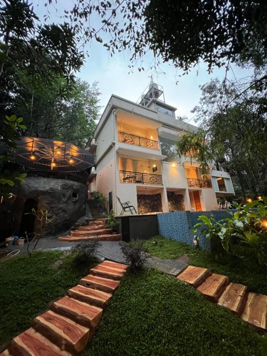 hunters hideout resort
