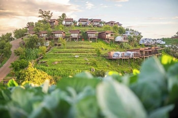 Mon Sai Lom Monjam,,2 star