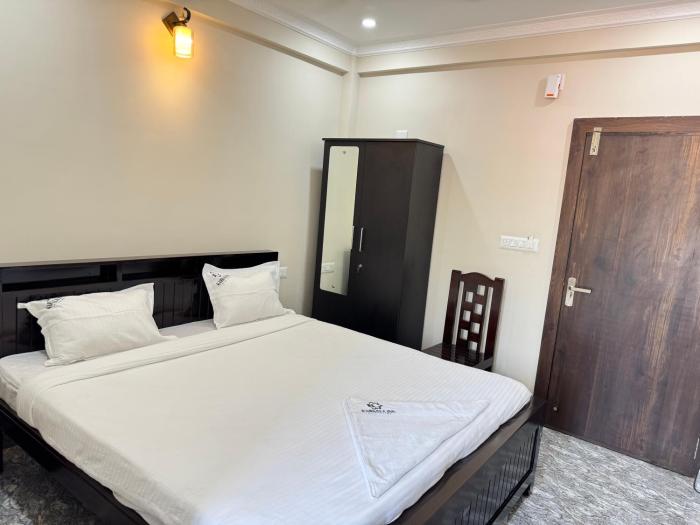 Karkala Inn Boarding & Lodging,,3 star
