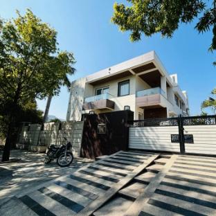 the flora homestay near goverdhan sagar lake