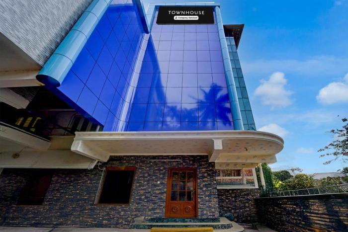 Townhouse Green Field Stadium Karyavattom,,4 star