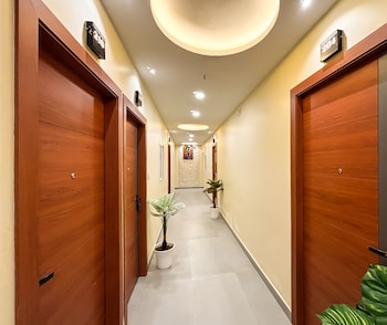 Hotel Manas Inn,,2 star