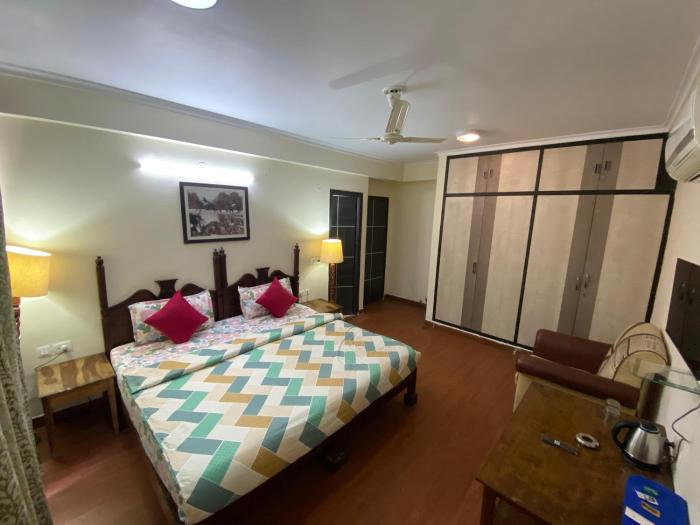 Hotel Signature Villa,,3 star