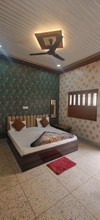 Shree P Guest House,,2 star