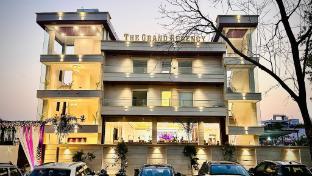 The Grand Regency,,3 star