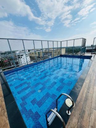 Luxe Oasis Palmgrove Oppo.Lulu Mall Trivandrum ,,4 star