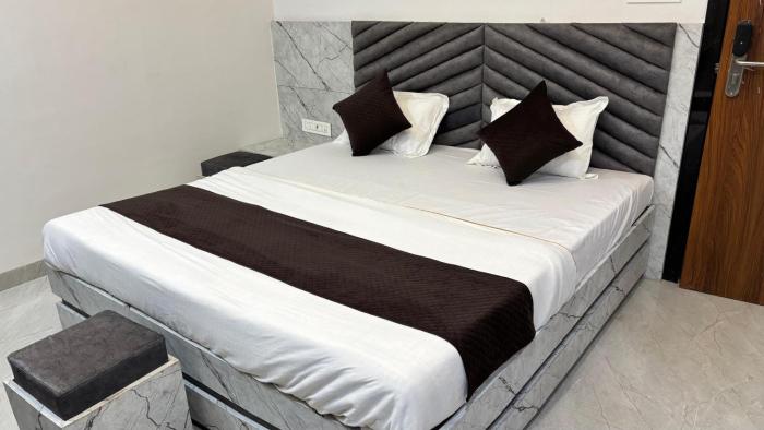 Hotel Shree Ashtavinayak Grand,,3 star