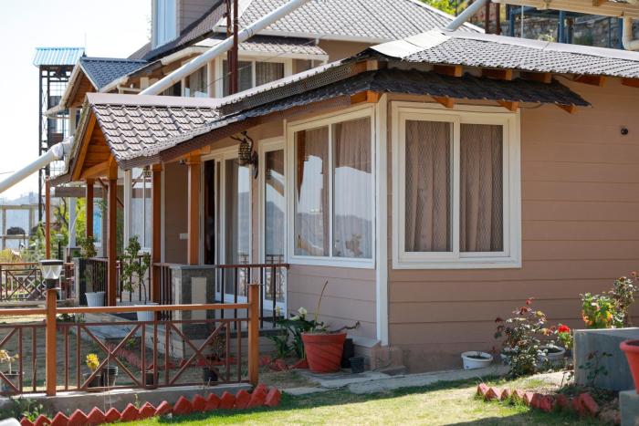 Qcent Club Mukteshwar,,3 star