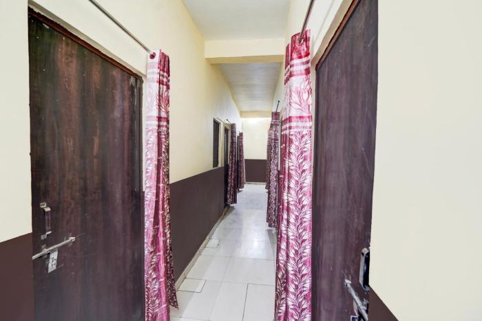 Hotel O Royal Grand Hotel,,3 star