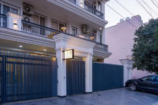 luxury service apartments on golf course road