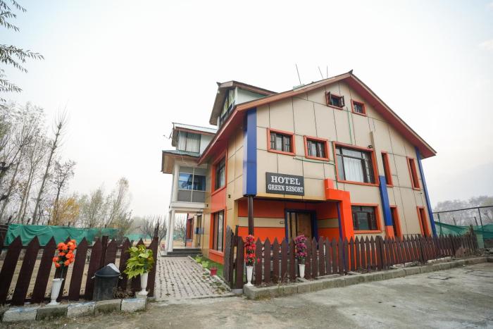 Hotel Green Resorts,,4 star