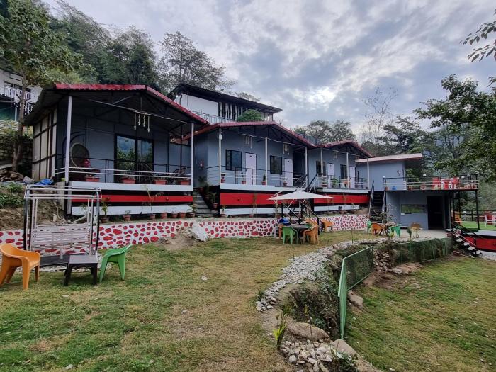 The Seven Hills Resort,,3 star