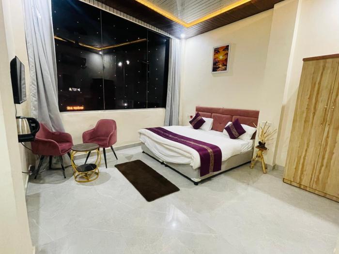 The Kashi Stays,,3 star
