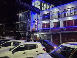 Holiday Inn Guest House,,2 star