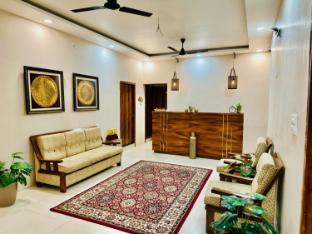 hotel gaur heritage inn