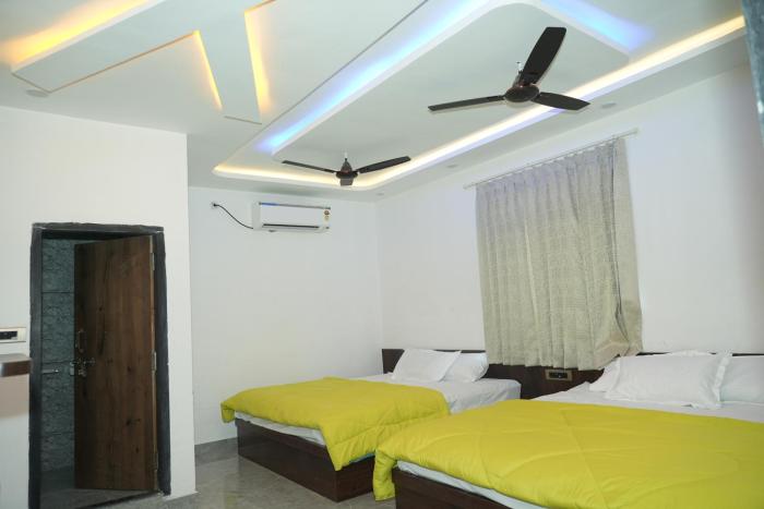 Hotel Kishan Kunj,,4 star