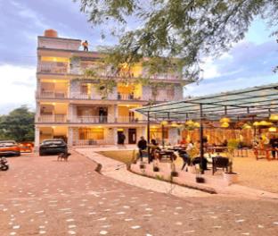 Tlo - The Life Outdoor, Bir,,3 star