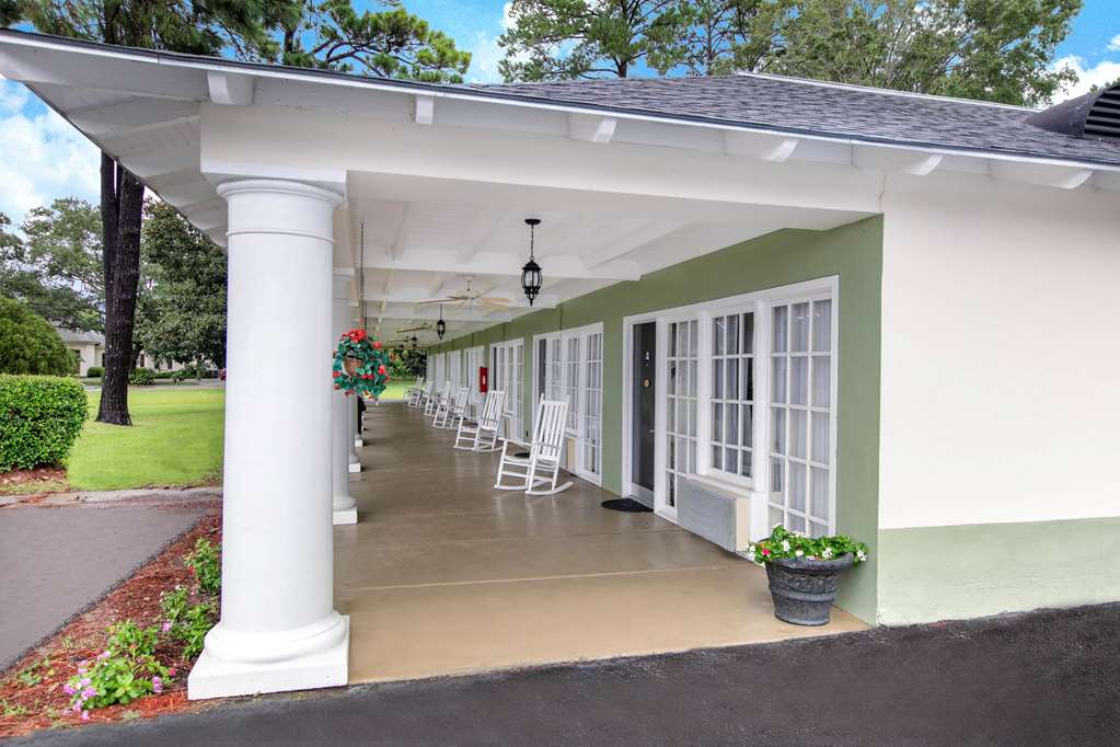 Days Inn By Wyndham Natchez,Natchez>>Adams County,2 star