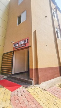 ojas royale banquet and hotel