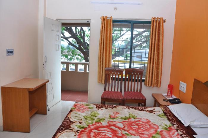 Vinayaka Deluxe Lodge,,1 star