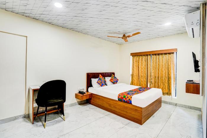 Hotel O Oomkar Hotel & Lodging,,3 star