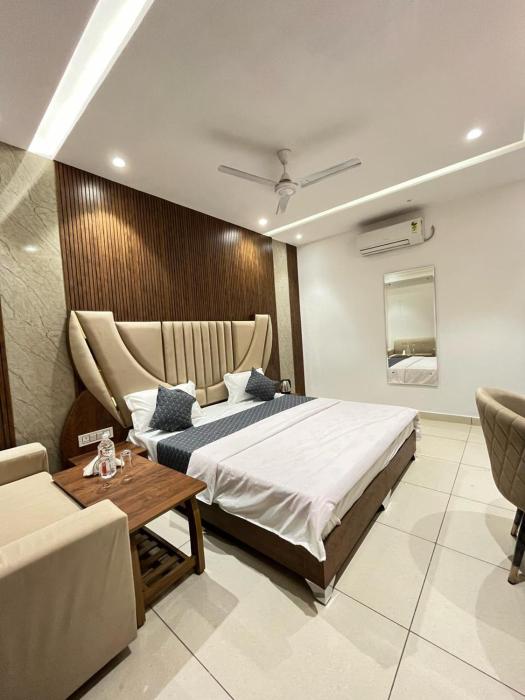 Hotel Platinum Inn,,4 star