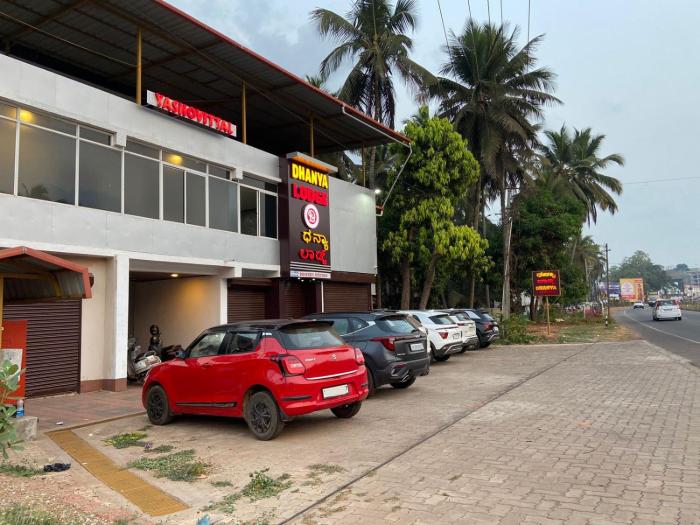 Dhanya Lodge,,4 star