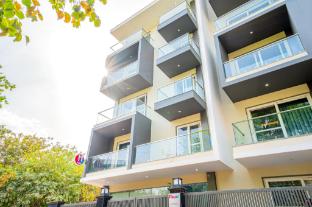 Housr Studio Rooms Sector 30 Gurgaon,,4 star