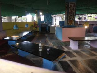 golden garden homestay hampi