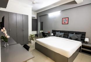 housr 50 luxury rooms near cyber tower