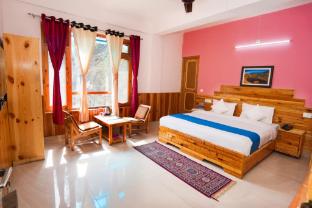 near mountain hotel hidden heaven shimla