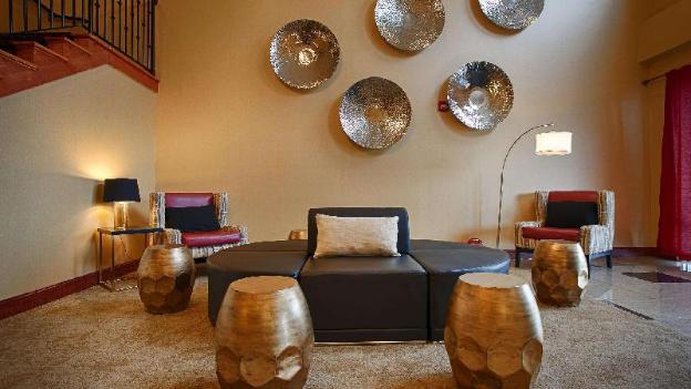 Best Western Plus New Cumberland Inn & Suites