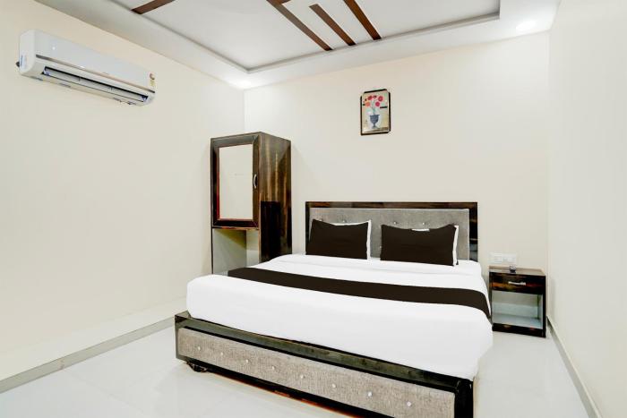 hotel o taj holiday