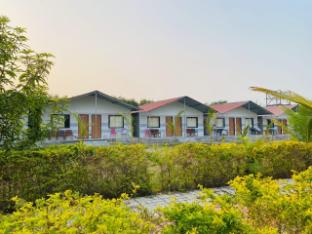 Cresta Villa Resort,,5 star