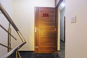 Swastik Residency Laxmi Nagar By Twamev,,3 star