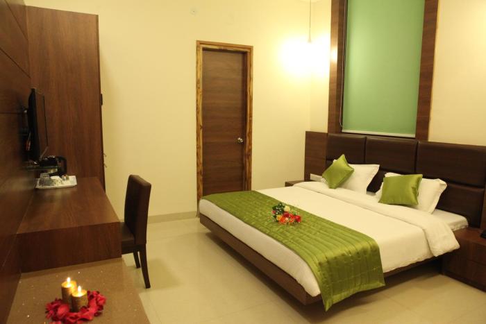 Hotel Golden Fern,,3 star